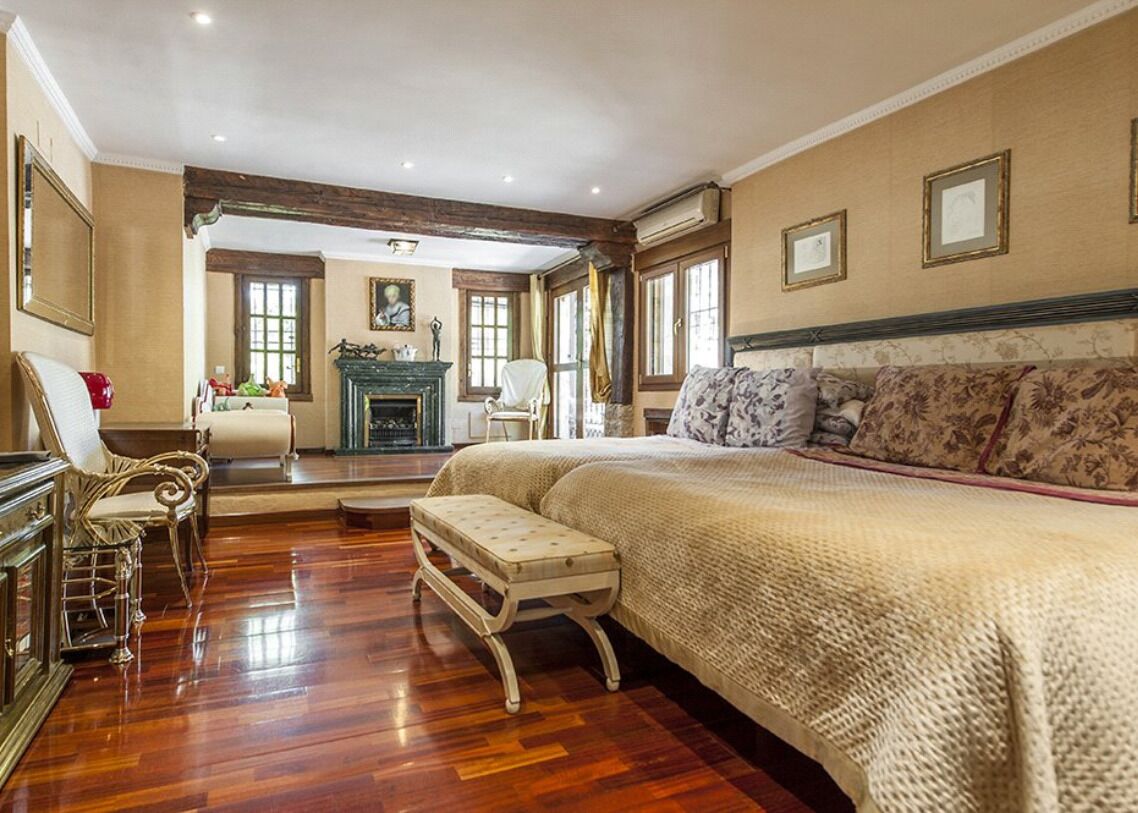 5-Suite Madrid Luxury Villa with Indoor Pool, Oasis and 24/7 Concierge