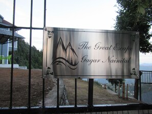 Exterior detail - Great Escape Homestay - Bosky Cottage in Gagar at 7500 ft (Gagar)