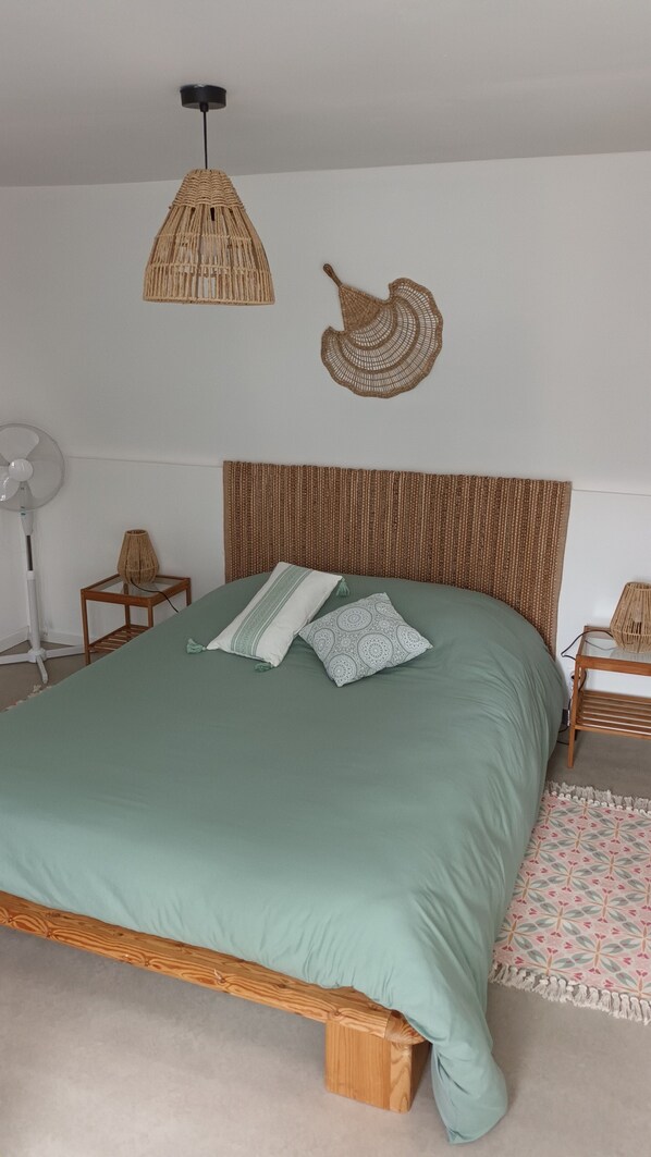 2 habitaciones, insonorización y tabla de planchar con plancha 