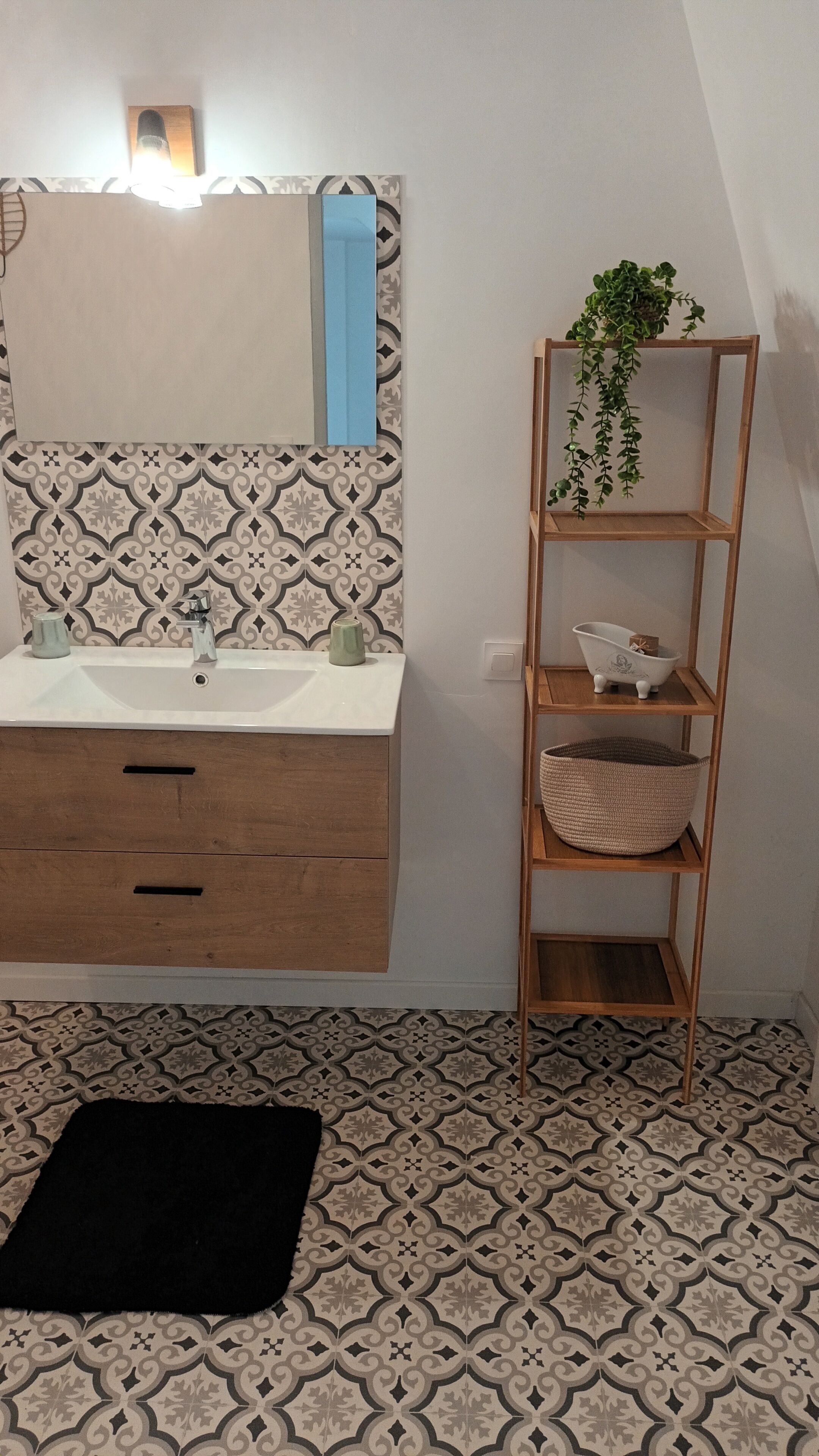 Bruser, hårtørrer, håndklæder, Shampoo