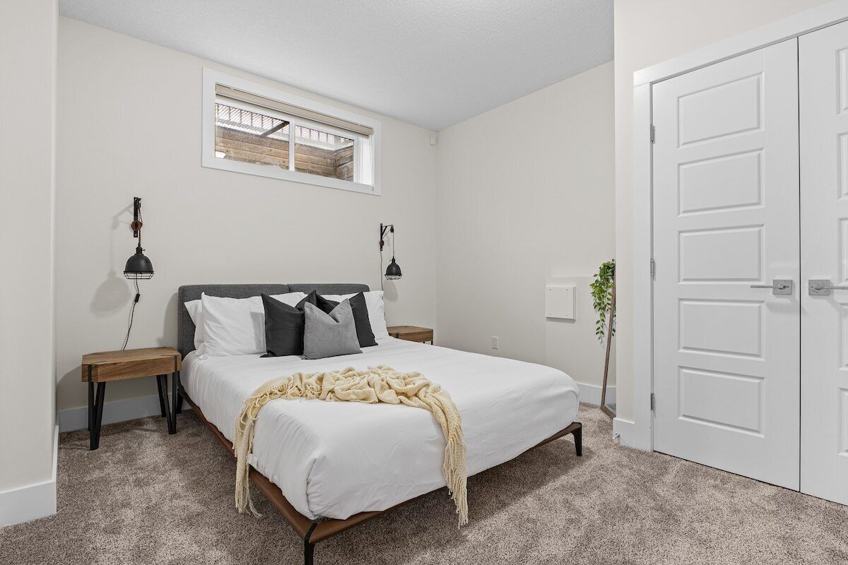 The London | 55" Smart TV