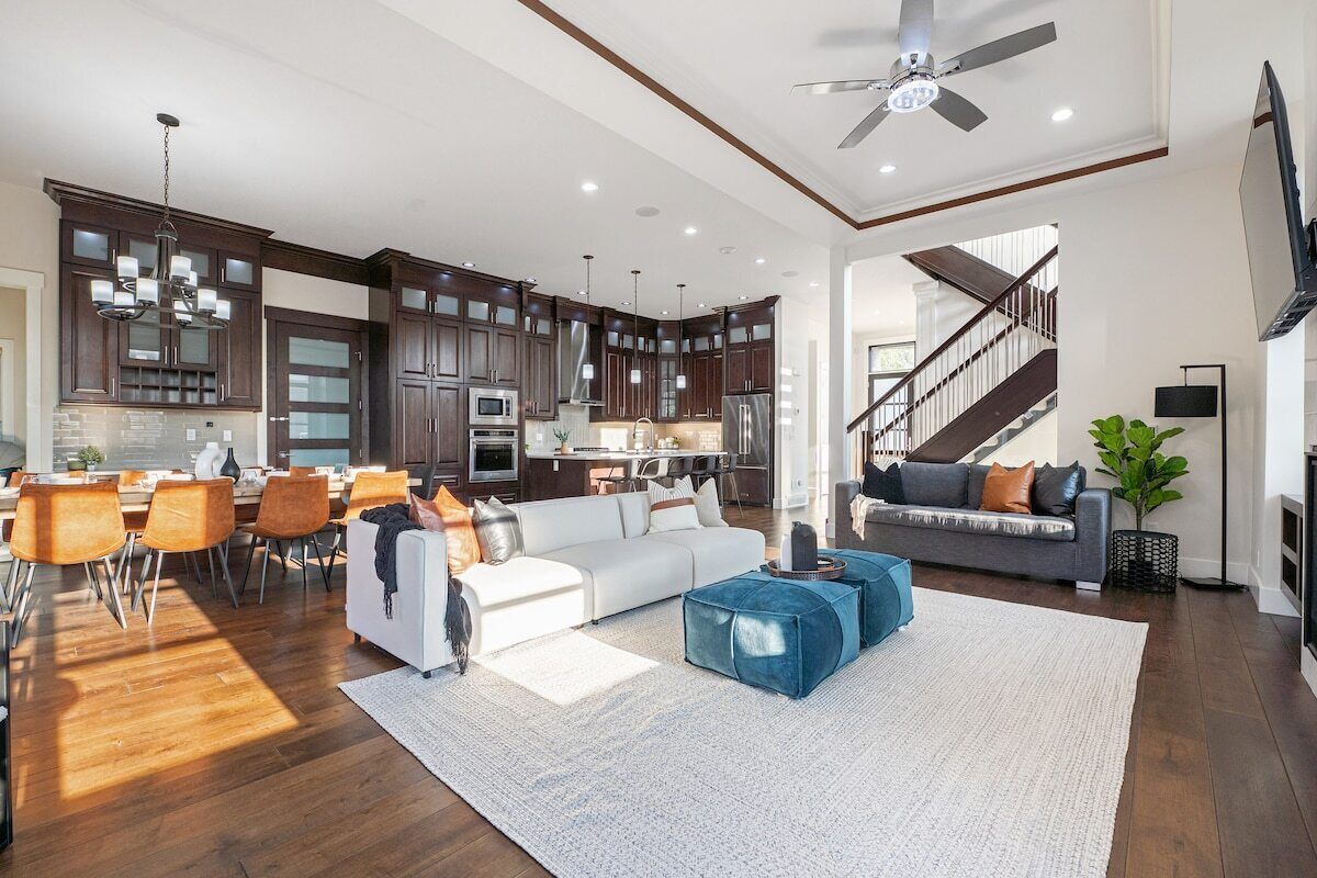 The Royal | BBQ & Private Deck