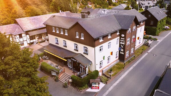 المنشأة من الخارج