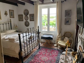 3 chambres, fer et planche à repasser, Wi-Fi gratuit, draps fournis