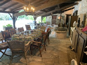 Outdoor dining