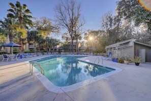 Pool - Luxury 2 BR 2.5 BA vacation townhome in Shipyard Bikes & Beach Gear included (Hilton Head Island)
