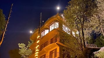 Fachada de la propiedad