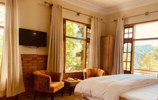 Deluxe Double Room | Iron/ironing board, free WiFi, bed sheets