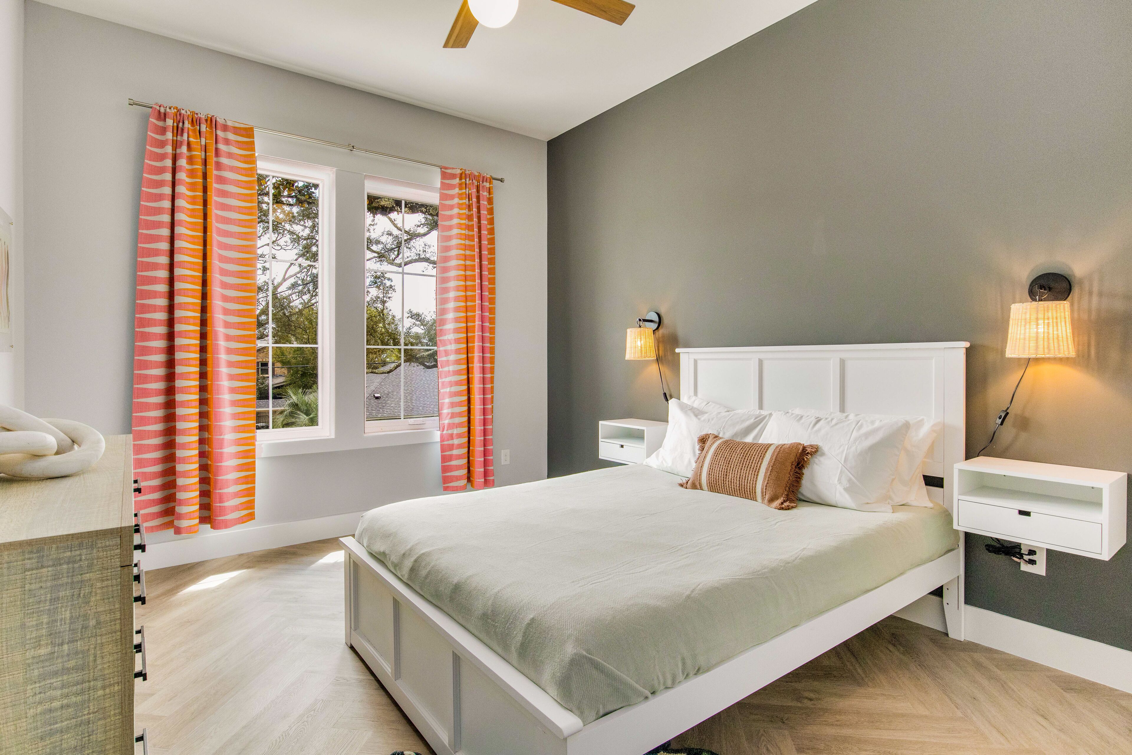 Kaylee's Place - 2 King Beds | Modern | Balcony and Lanai