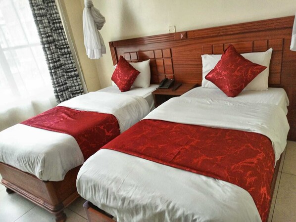 5 bedrooms, WiFi, bed sheets