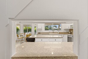 Dining tables - Mini Golf, Heated Pool, Basketball! Resort Style (Scottsdale)