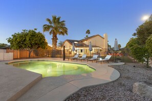 A heated pool - Mini Golf, Heated Pool, Basketball! Resort Style (Scottsdale)