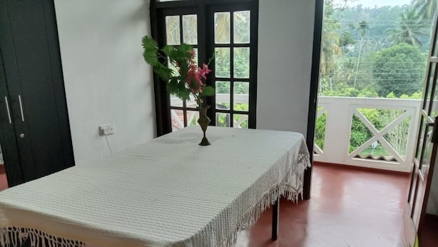 Living area - Villa N Homestay  (Unawatuna)