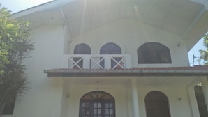 Front of property - Villa N Homestay  (Unawatuna)