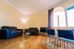 TV - Elegant Apartment in the Center by Wonderful Italy (Sanremo)