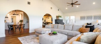 Luxurious Spanish Renaissance in Ransom Canyon 4/3