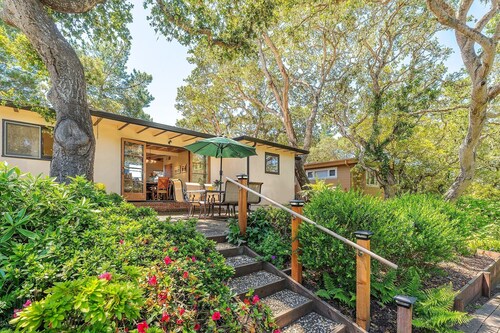 3891 Robert R Jones House - Stunning Gardens