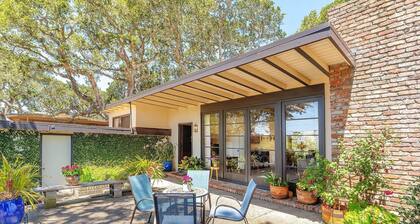 3891 Robert R Jones House - Stunning Gardens