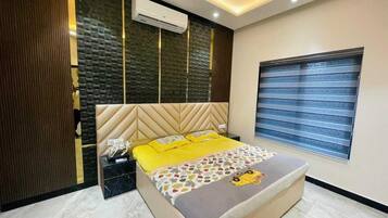 Luxury Bungalow | 4 bedrooms, free WiFi, bed sheets