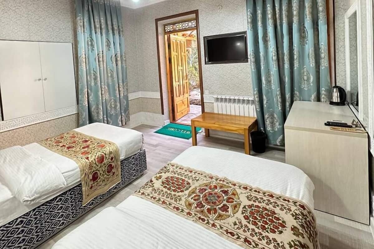Chambre Supérieure avec lits jumeaux | Minibar, bureau, espace de travail pour ordinateur portable
