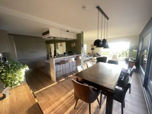 Dining - House on the heights of Annecy (Poisy)