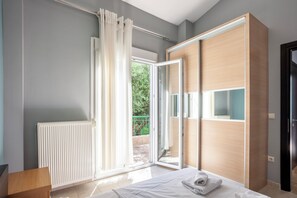 5 Schlafzimmer, Schreibtisch, Bügeleisen/Bügelbrett, kostenloses WLAN