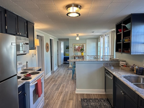 Comfy cozy cottage at White Lake