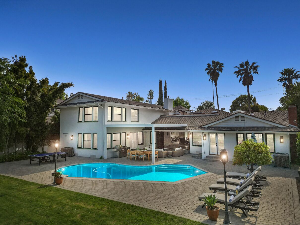 Gloria - Traditional Home with Contemporary Styling in the heart of Encino