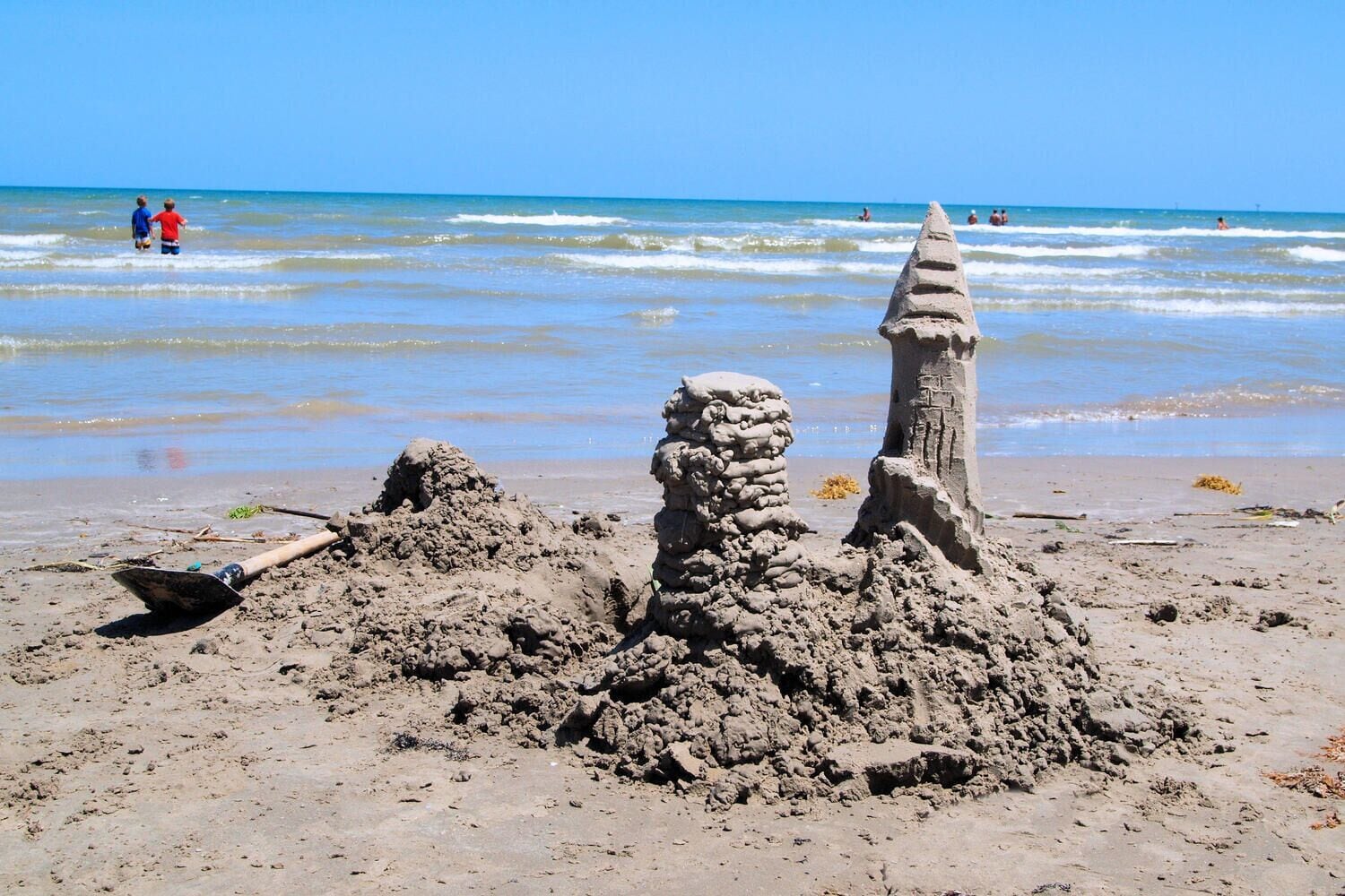 Una spiaggia nelle vicinanze