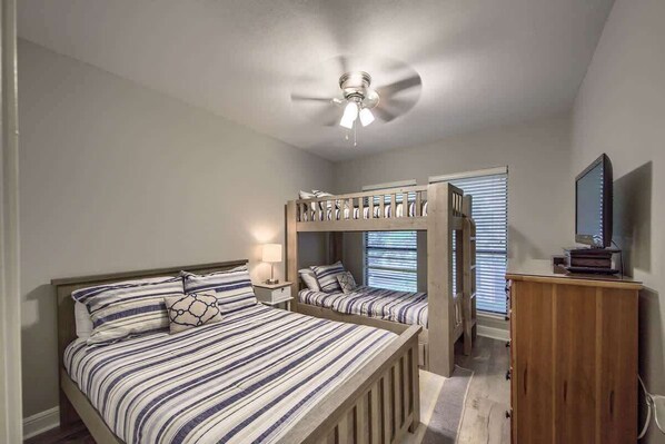 3 Schlafzimmer, Bügeleisen/Bügelbrett, WLAN, Bettwäsche
