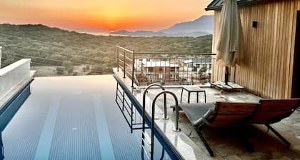 2 bedroom villa with private pool and great views