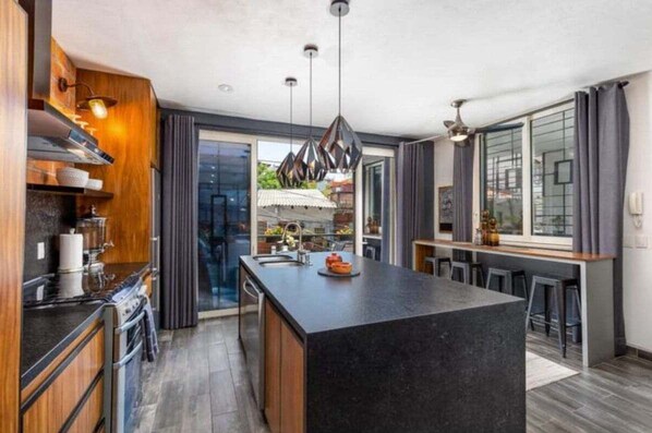 Fridge, microwave, oven, stovetop