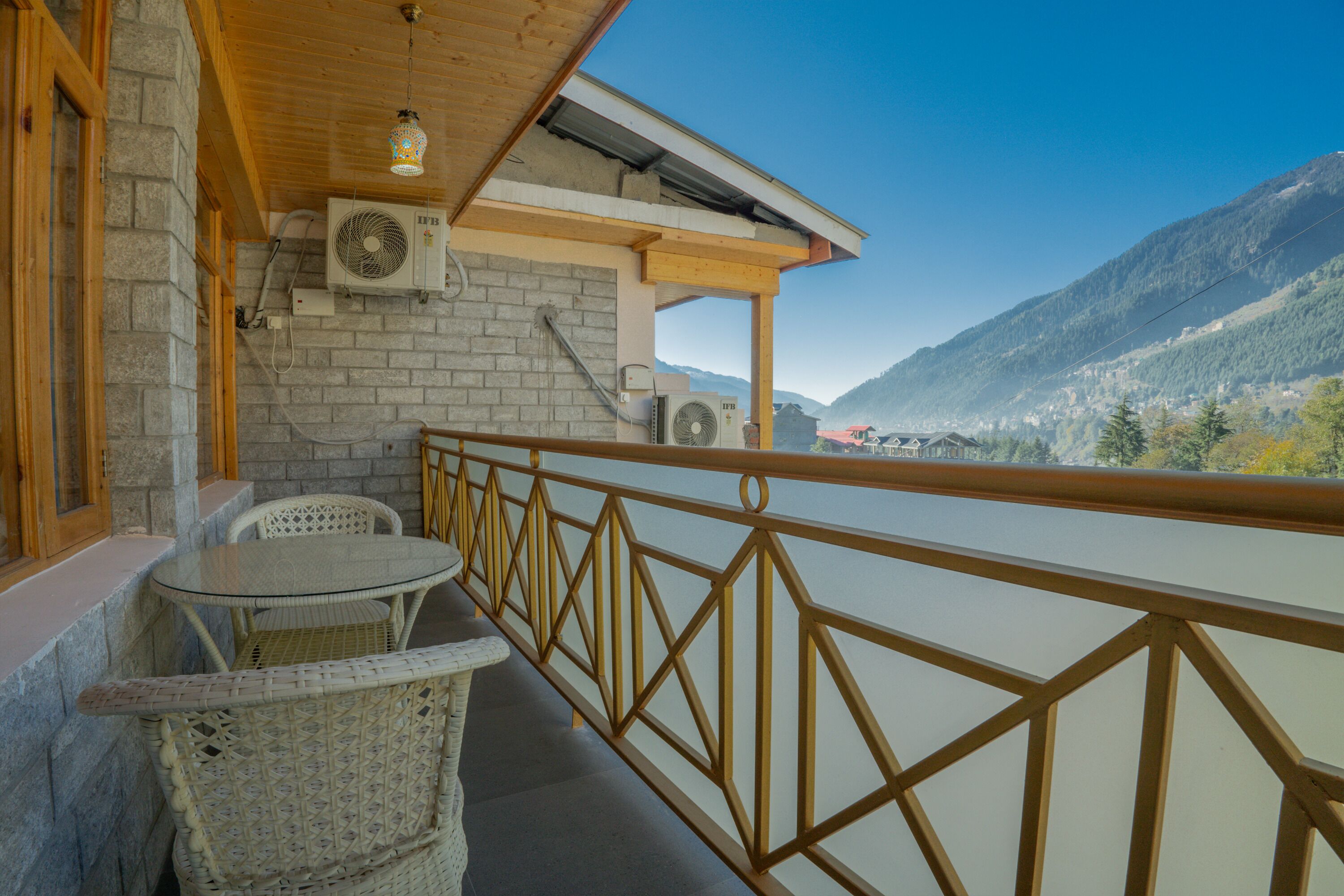 Royal Double Room | Living area | 38-inch TV with satellite channels