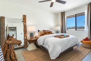 3 bedrooms, desk, WiFi, bed sheets