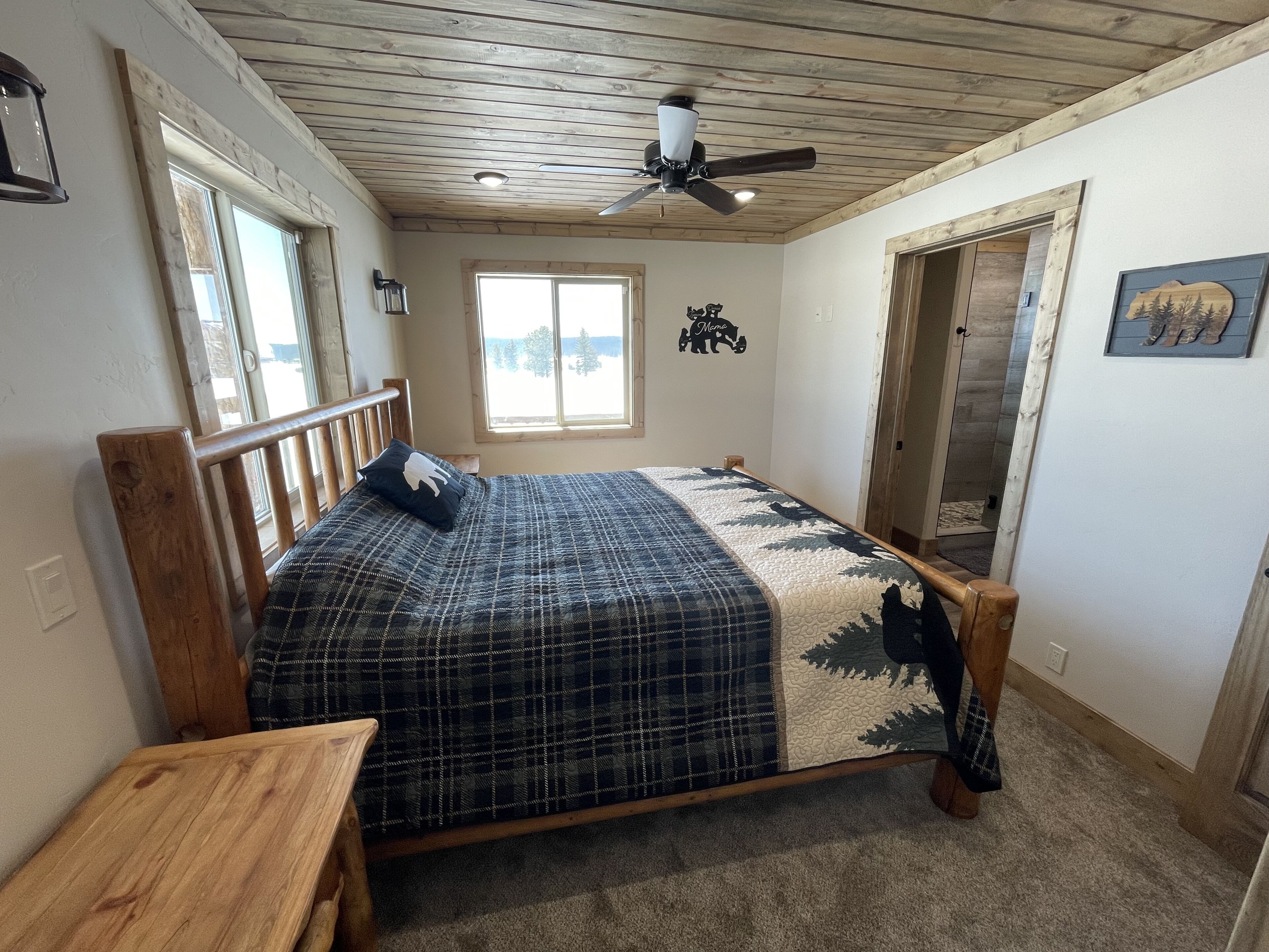 Cabin in Island Park with Endless Views and Close Lakeside Access. 