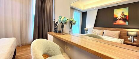 1 bedroom, desk, iron/ironing board, WiFi