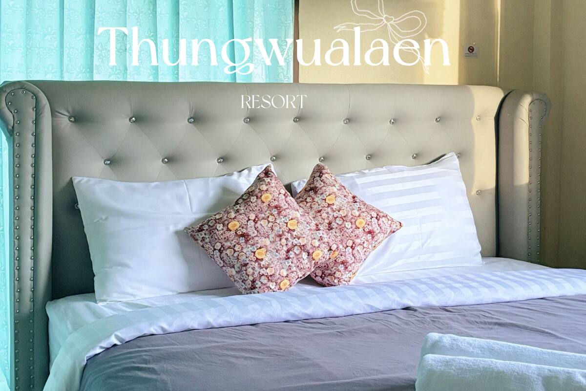 Room, 1 Large Twin Bed | Desk, free WiFi