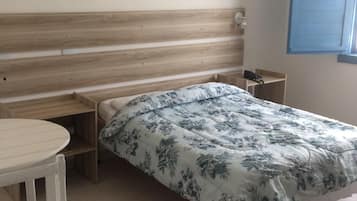 Escrivaninha, espaço de trabalho para notebook, Wi-Fi de cortesia