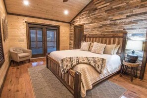 6 bedrooms, iron/ironing board, WiFi