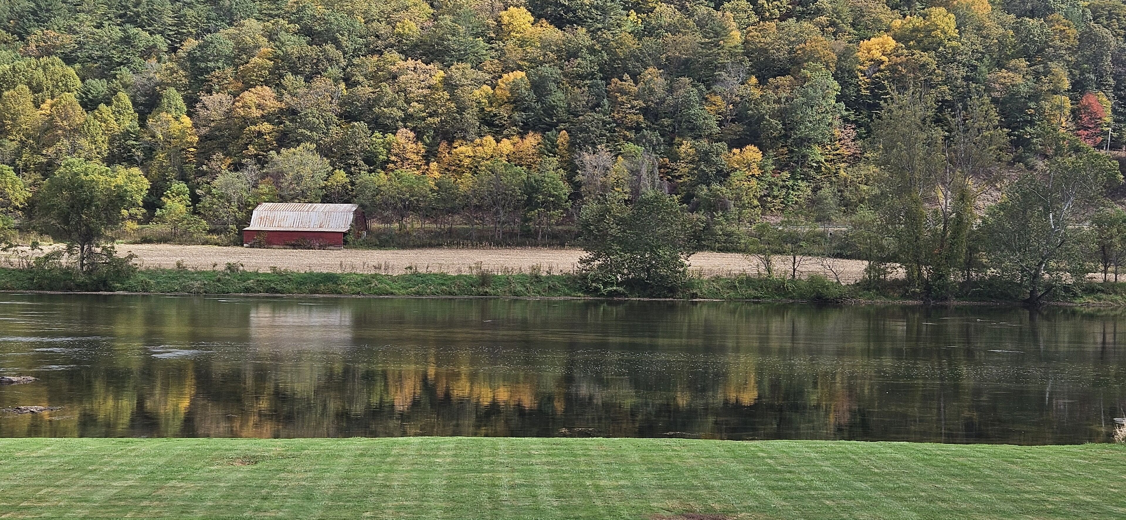 Private Riverfront Cabin