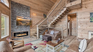 Cabin, 4 Bedrooms | Living area | Smart TV