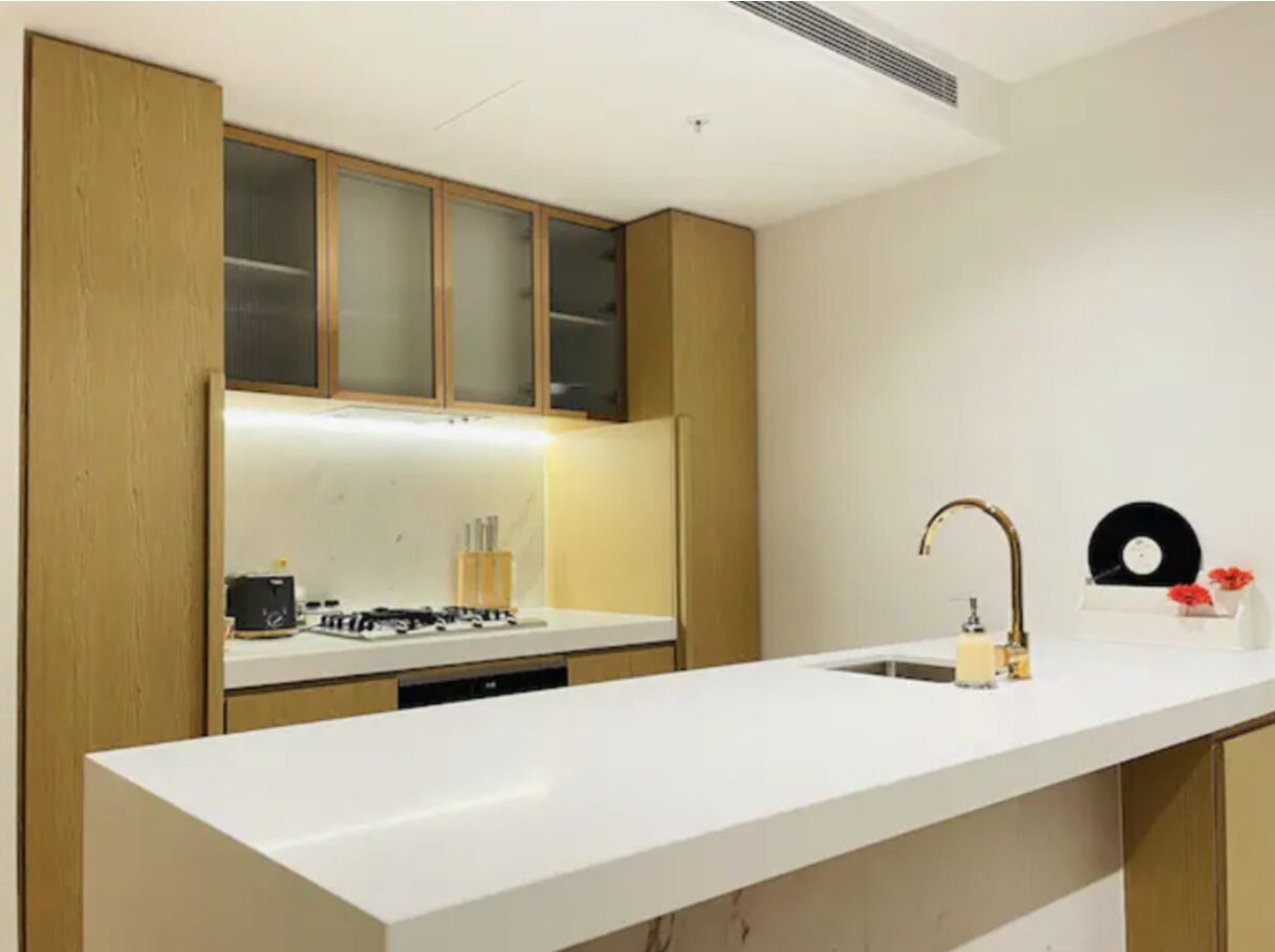 Contemporary 2BR apt in central Melb-Collins House
