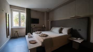 Superior Double Room | 1 bedroom, premium bedding, down comforters, minibar