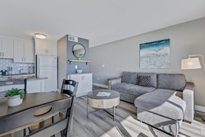 Condo, 1 Bedroom | Living area