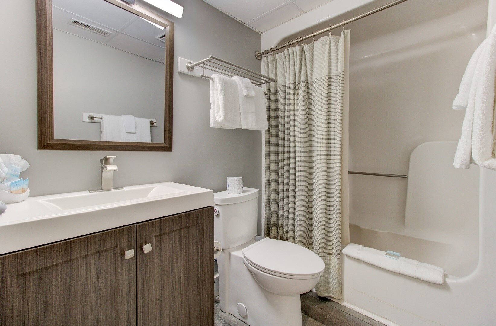 0703 Atlantic Retreat 1 Bedroom Condo by Redawning