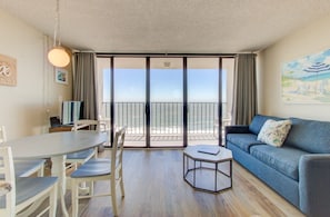 Condo, 1 quarto | Área de estar