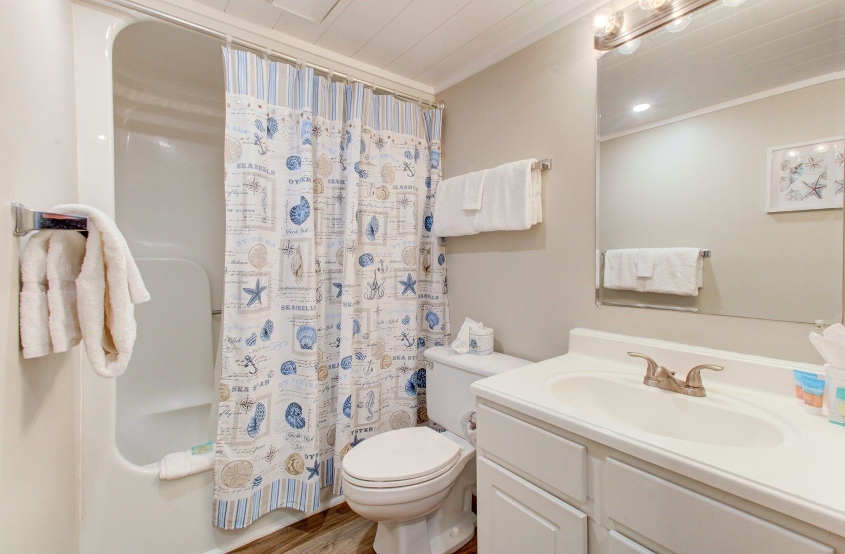 1010 Relax, Unwind, Enjoy 1 Bedroom Condo by Redawning