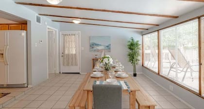 Private Pool & Yard! Mins to Dining & University