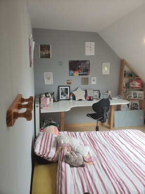 5 chambres, lit de bébé portatif, accès au Wi-Fi (inclus)