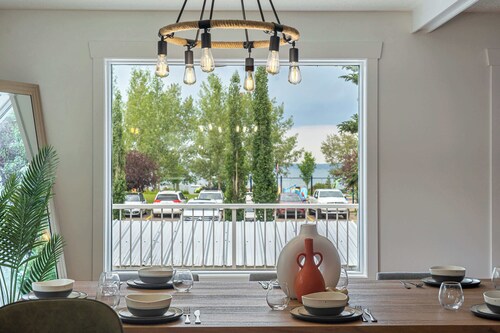 The Ohana Lakeside Retreat | 4 Bedrooms & Tiki Bar